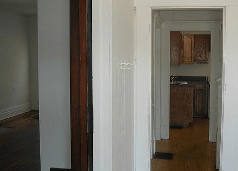 5th image of 28 E 11th Ave