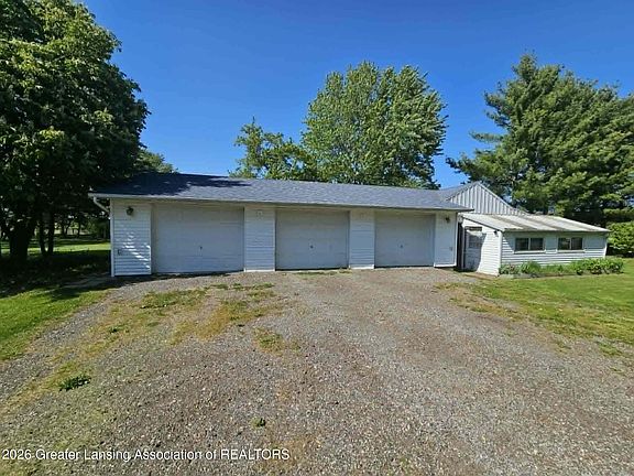 3rd image of 3428 N Chester Rd