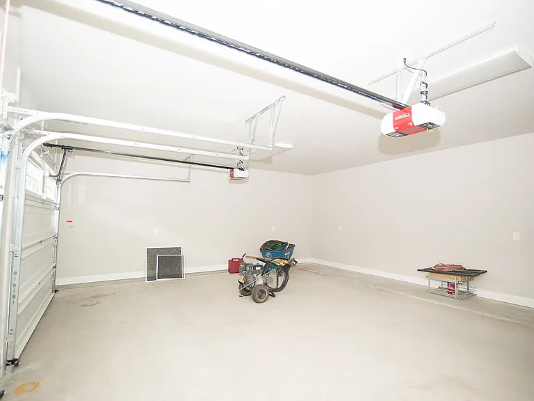 701 Hereford St #A — Photo 15