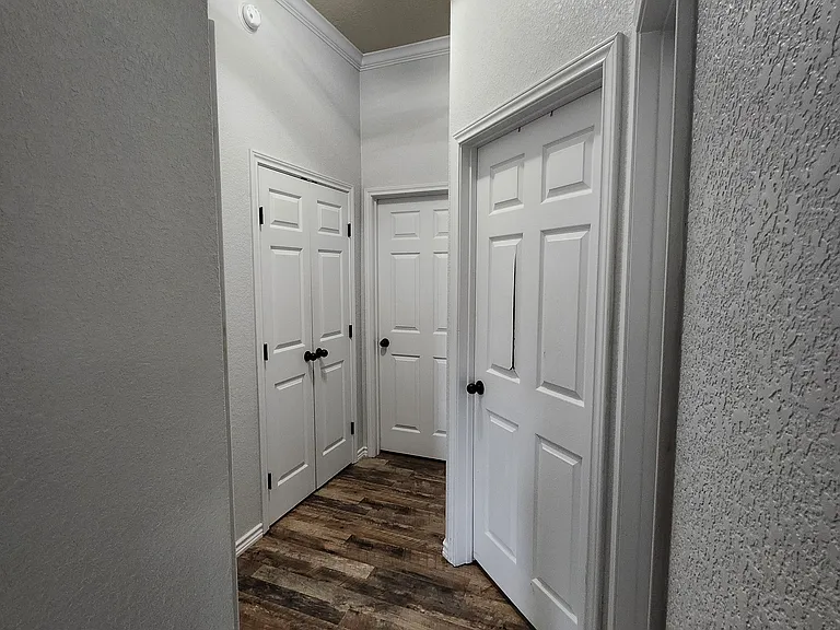 2105 Mike Dr — Photo 7