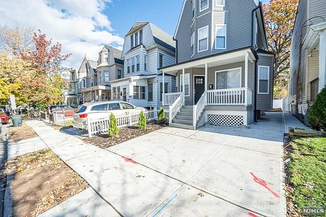 1st image of 82 N 16th St