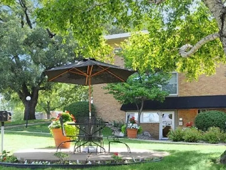 Valley Village Apartments — Photo 9
