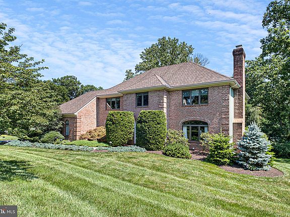 3rd image of 202 Wakefield Ct