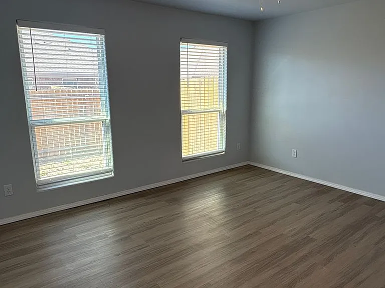 5515 Kemper St — Photo 11