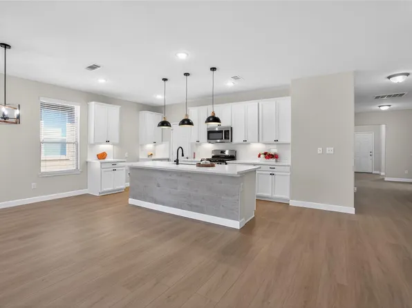 2080 Lost Timbers Dr, Conroe, TX 77304