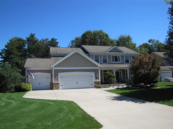 16854 Birchview Dr, Nunica, MI 49448