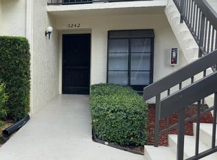 3242 Perimeter Dr, Greenacres, FL 33467