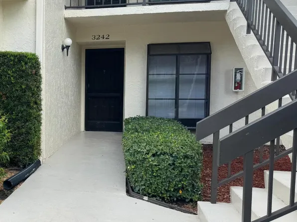 3242 Perimeter Drive, Greenacres, FL 33467