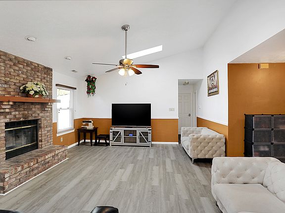 5th image of 7920 Janel Dr