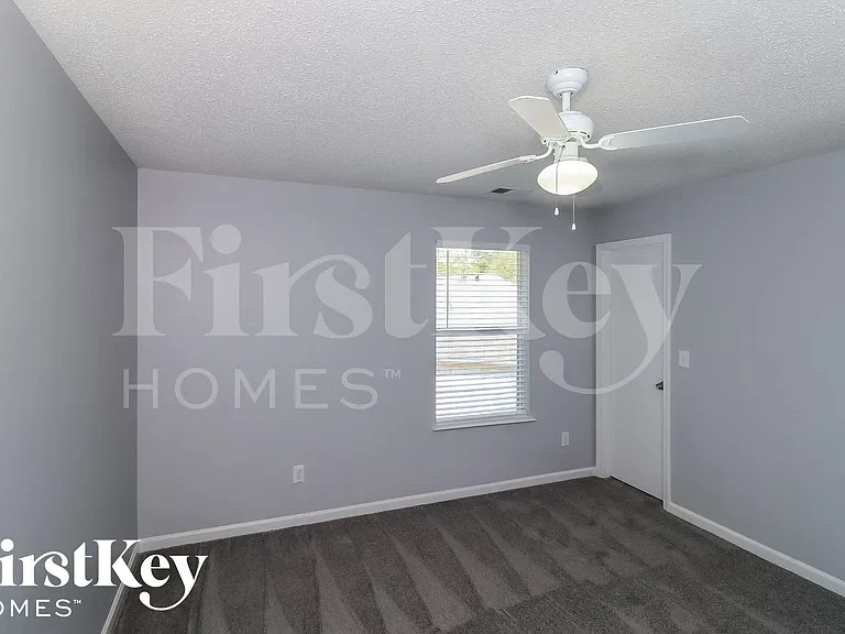 1033 Sycamore Ln — Photo 10