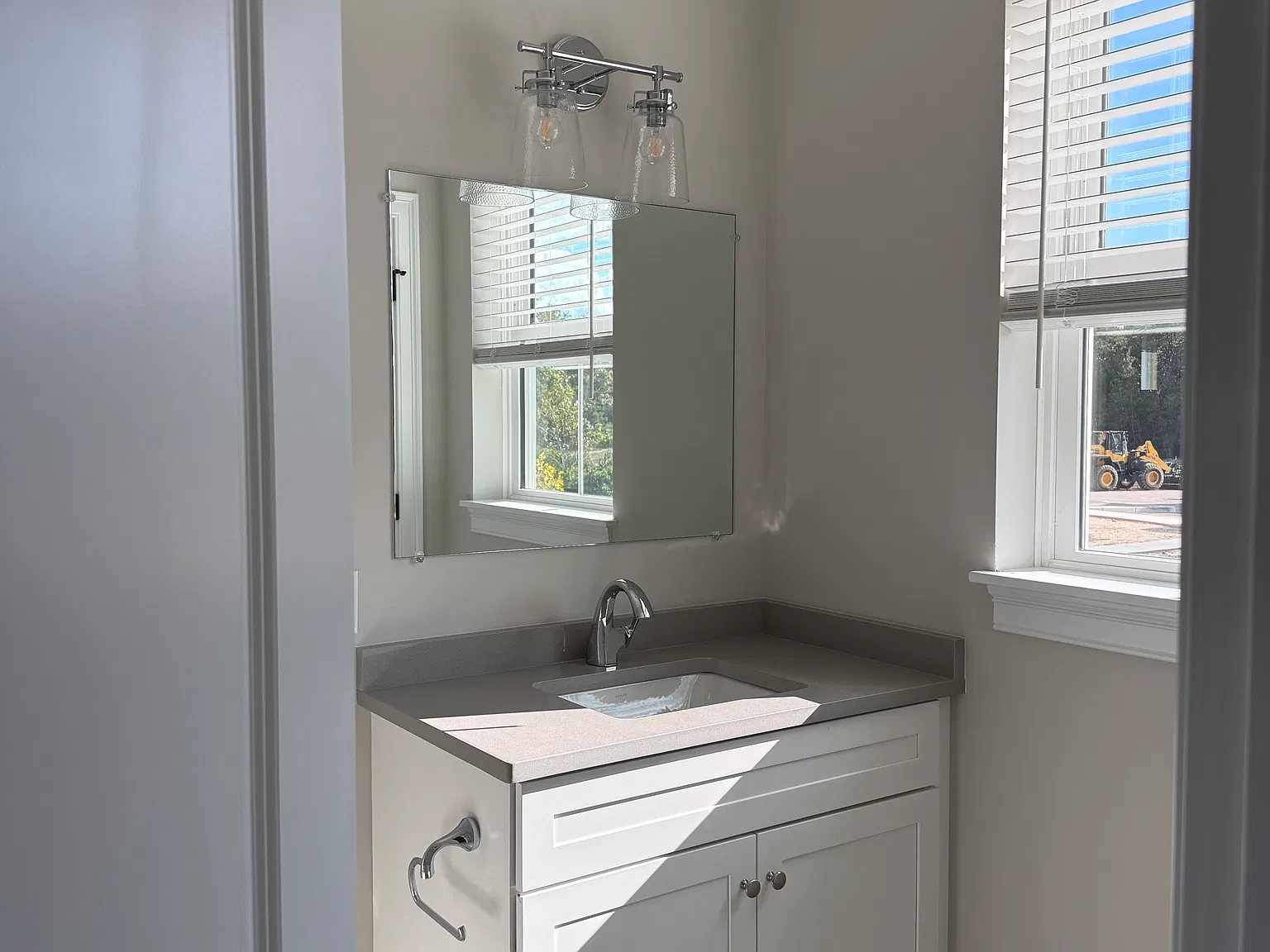 1 bed, 724 sqft, $3,150 — Photo 2