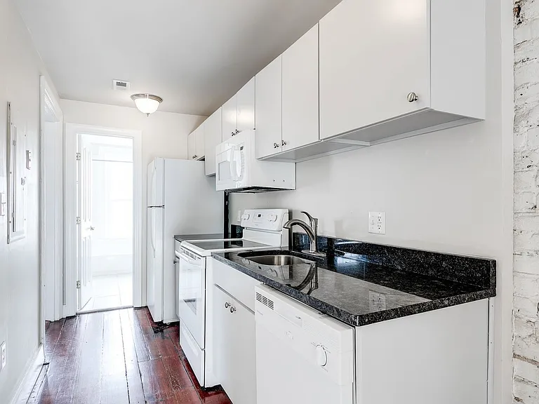 213 N 18th St #3 — Photo 2