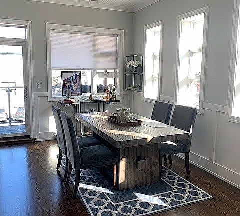 3rd image of 2918 N Lakewood Ave #1
