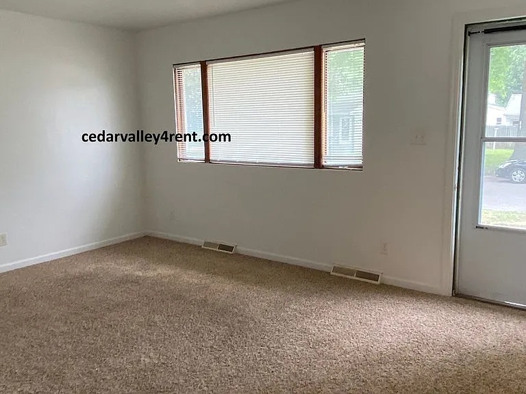 717 Bismark Ave — Photo 4