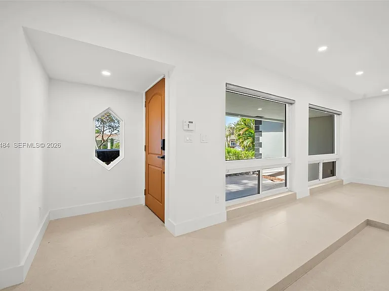 5421 Buchanan St — Photo 5
