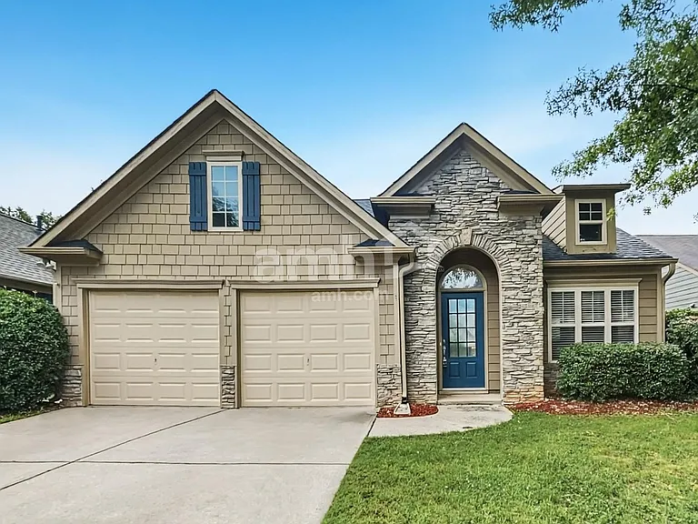 414 Arrowhead Trl — Photo 1