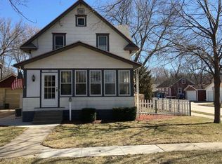 502 N 8th St, Estherville, IA 51334