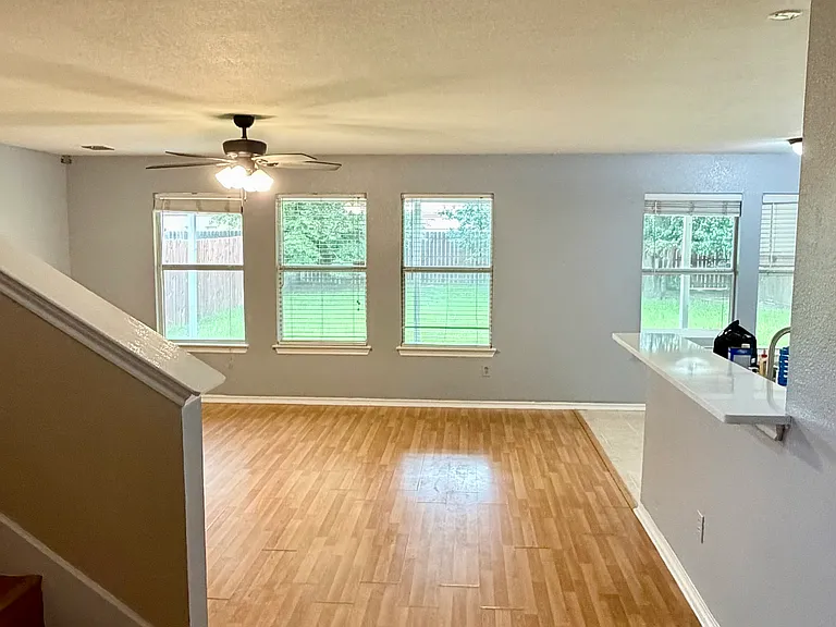 2707 Prairie Creek Dr — Photo 2