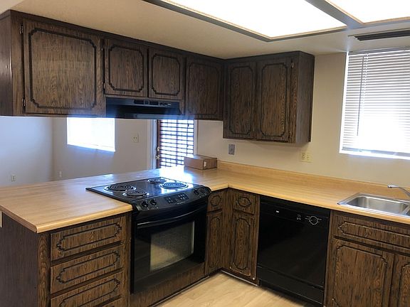 4th image of 2435 E Javelina Ave