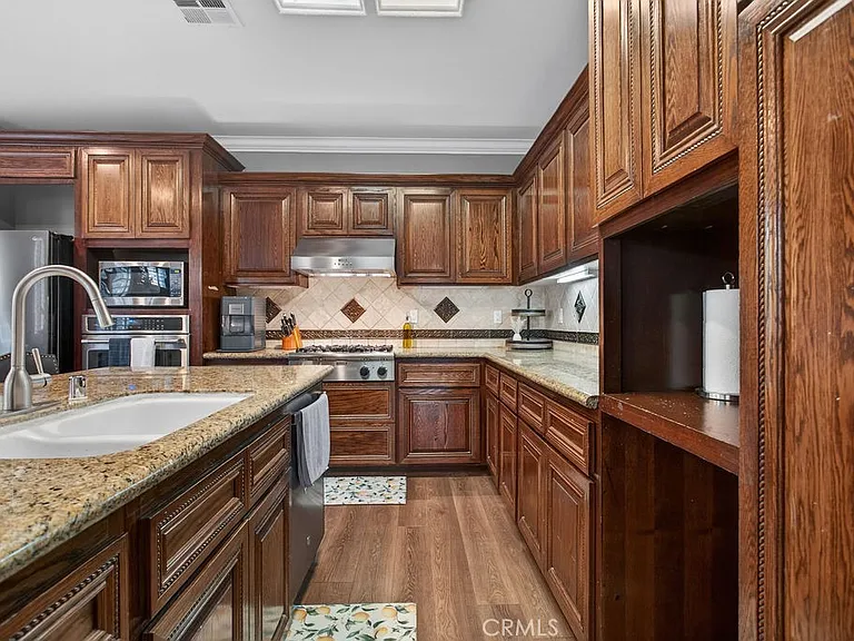 959 Hemingway Dr — Photo 12