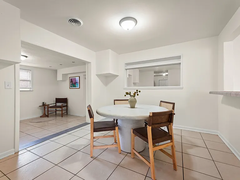 6750 Snow White Dr — Photo 6