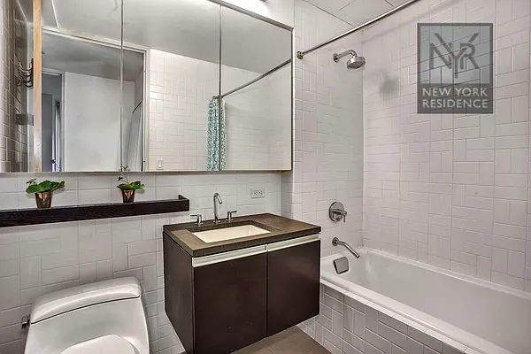 Rented by New York Residence | media 39