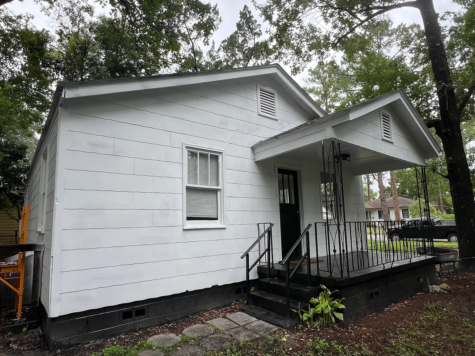 2 bed, 858 sqft, $1,900 — Photo 2
