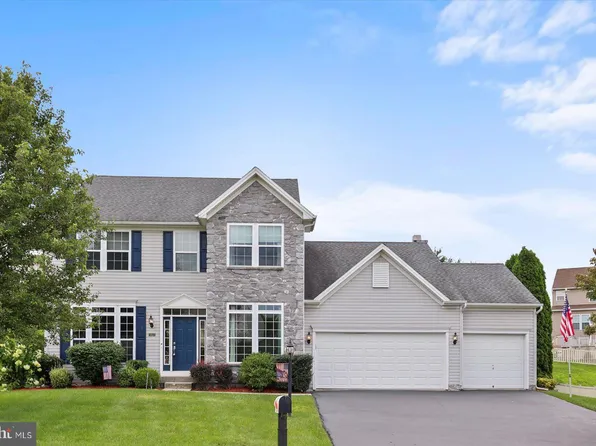 1280 Cranberry Ln W, York, PA 17402