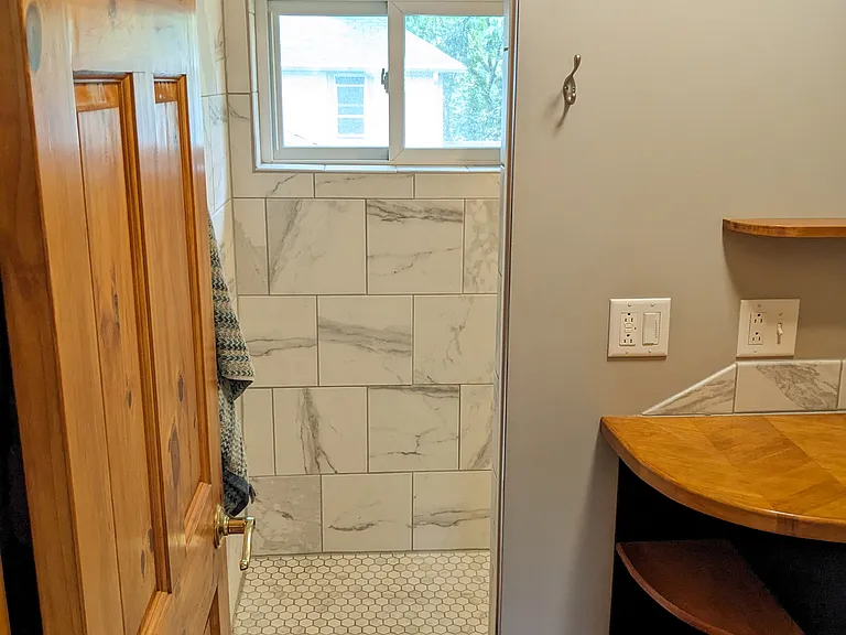 2nd floor bathroom