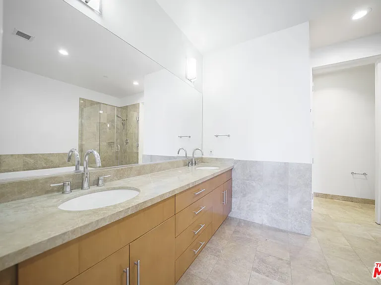 3223 W 6th St #605 — Photo 12