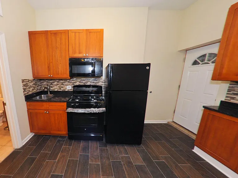 4434 W 28th St #1 — Photo 2