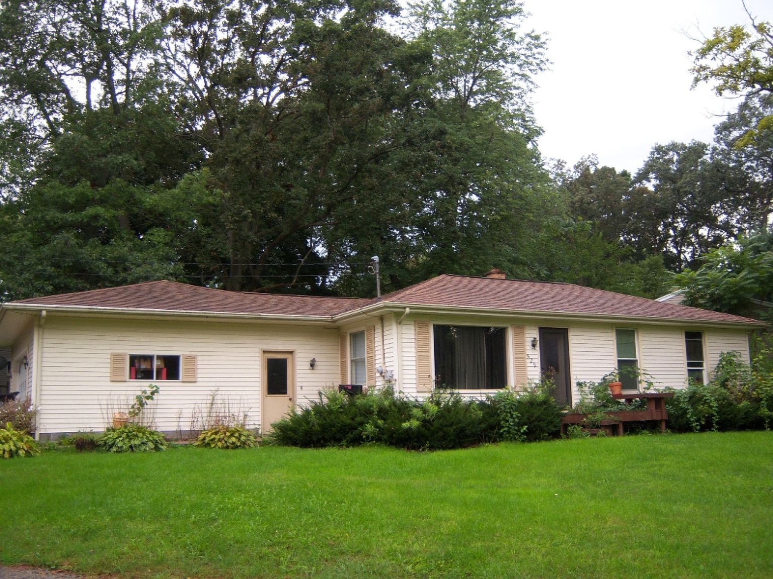 529 Woodland St, Belding, MI 48809 | Zillow