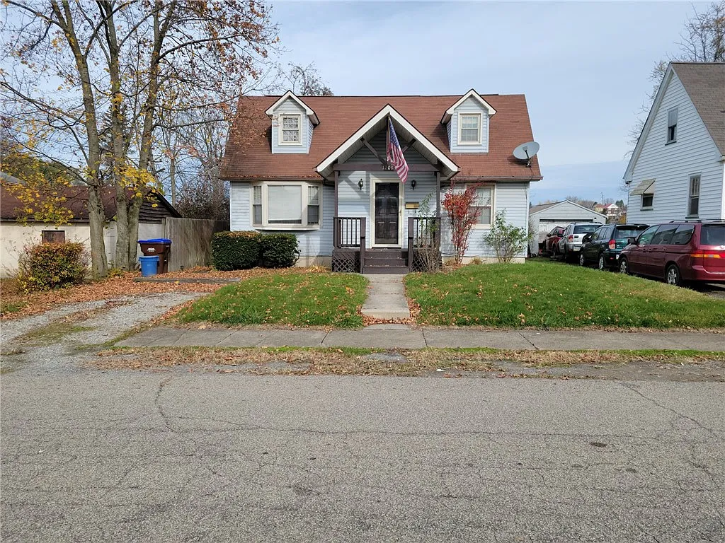 1208 Webster St photo 1