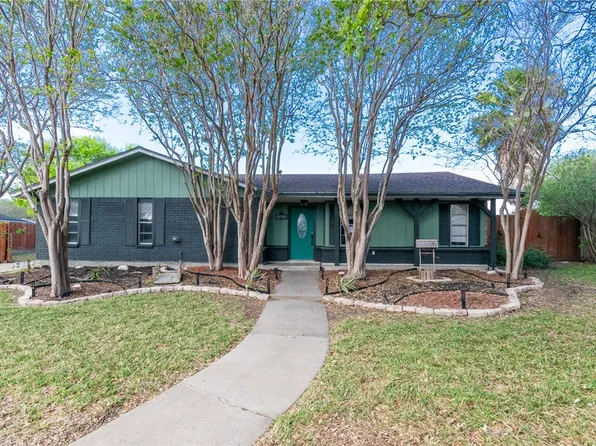 1815 Live Oak Dr, Portland, TX 78374