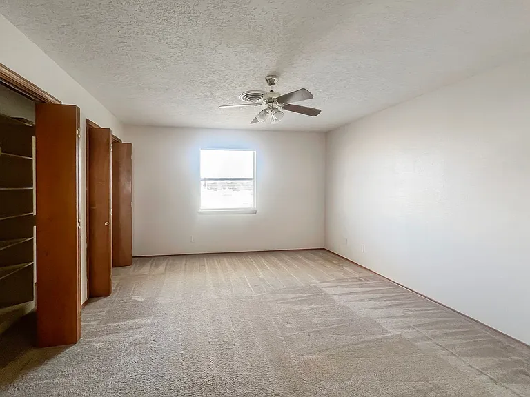 729-735 East Aspen Street — Photo 6