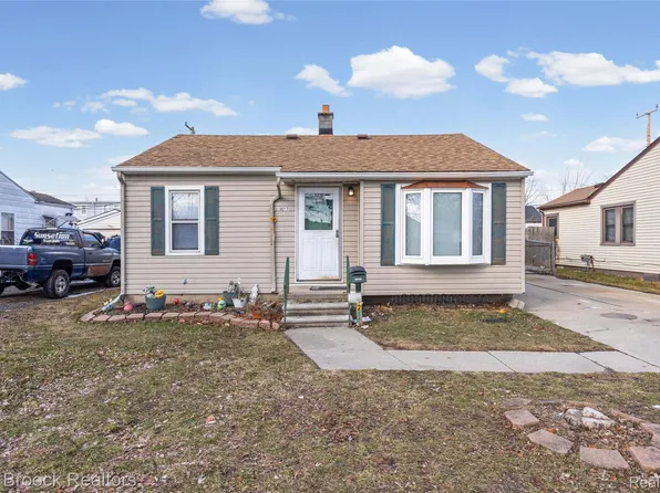 19217 Birmingham St, Roseville, MI 48066