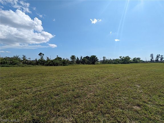 4th image of 202 NE 20th St