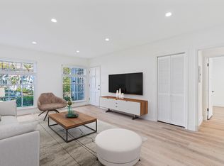 9224 Alden Dr #3, Beverly Hills, CA 90210