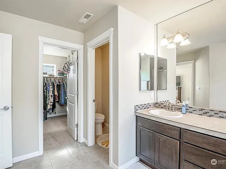 4210 Dudley Dr NE — Photo 22