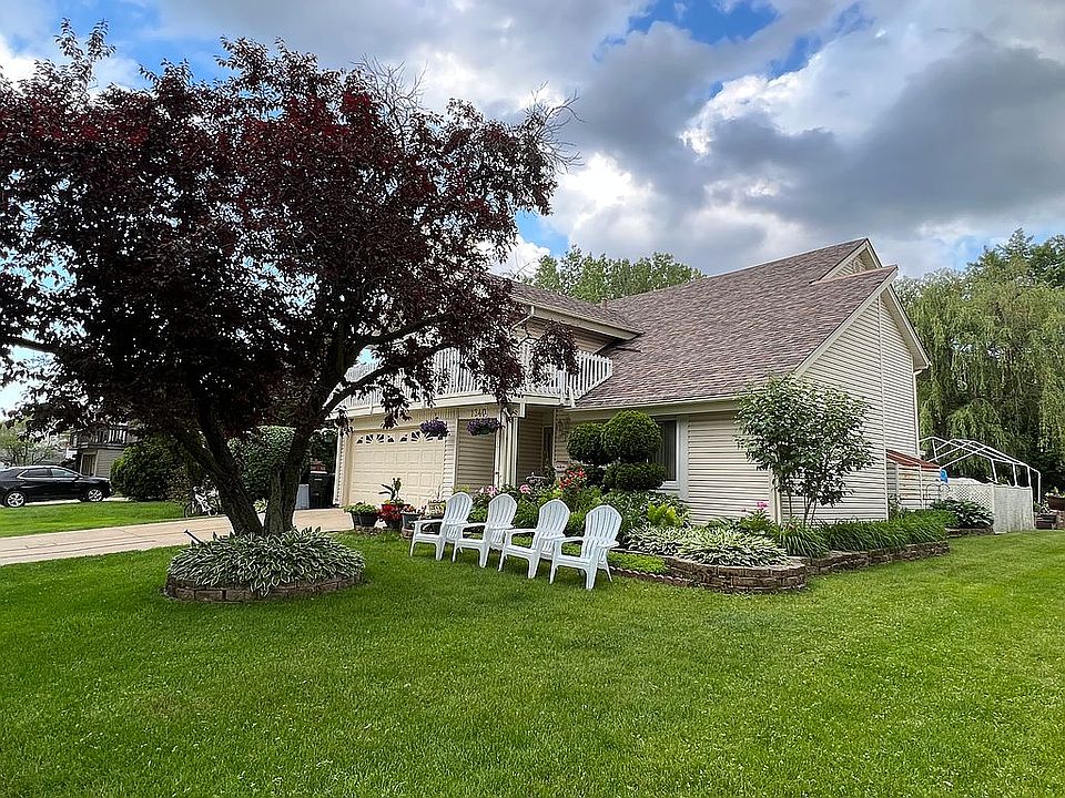 2nd image of 1340 Arlington Cir