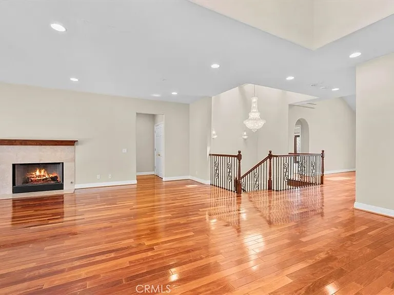 540 W 25th St — Photo 3