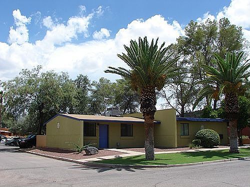 End Unit w/inside laundry