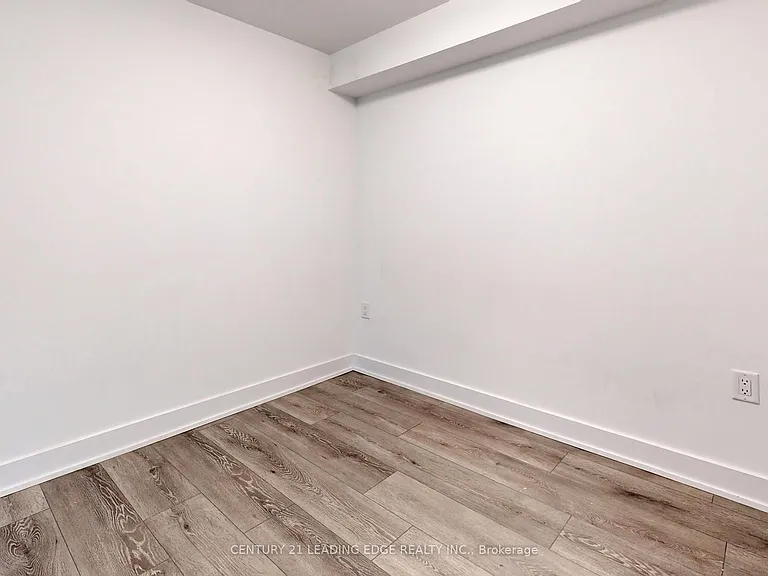 585 Bloor St E #821 — Photo 22