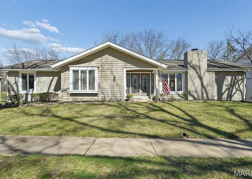 1st image of 15261 Golden Rain Dr