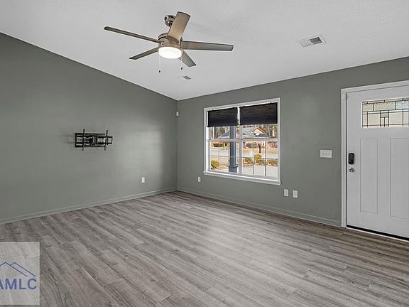 4th image of 649 Honey Ridge Ln