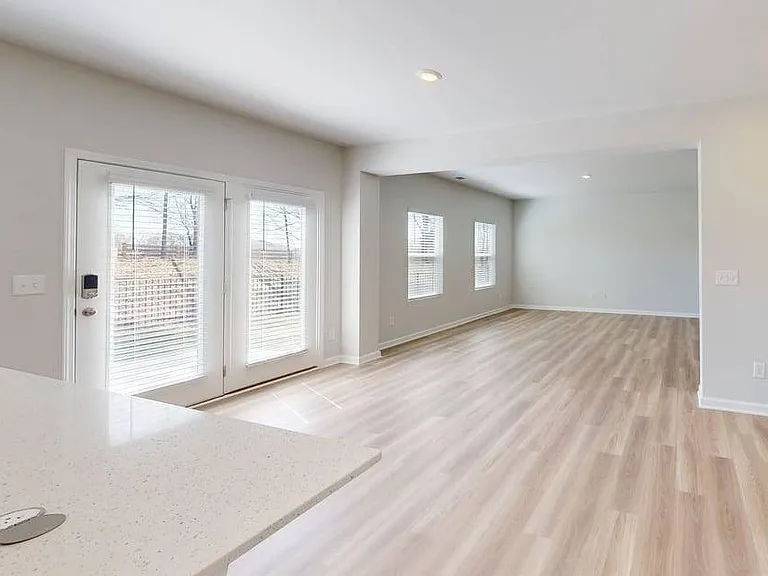 Quinn Residences at Snapping Shoals — Photo 49