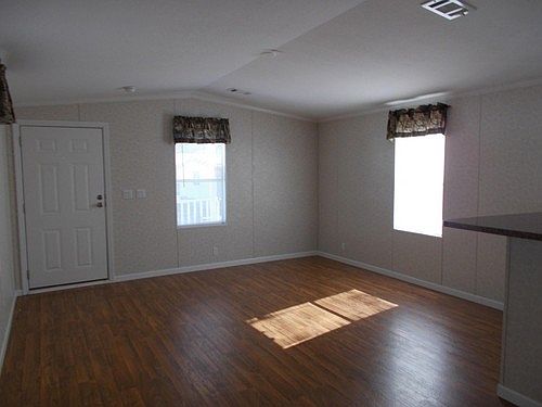 4th image of 152 Serena Ct