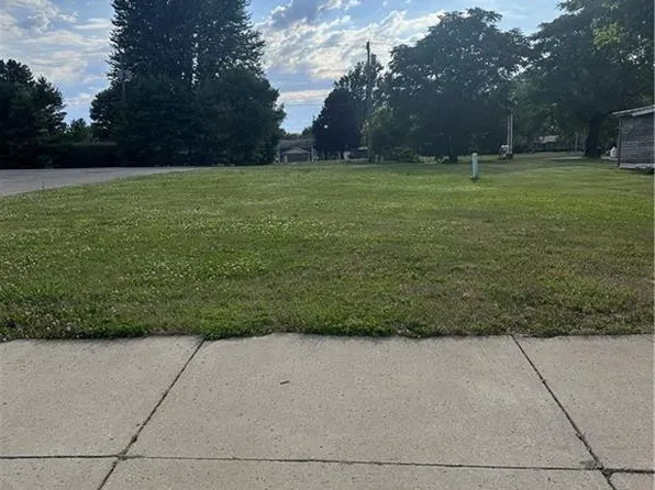 106 N Sycamore Ave, Sycamore, OH 44882