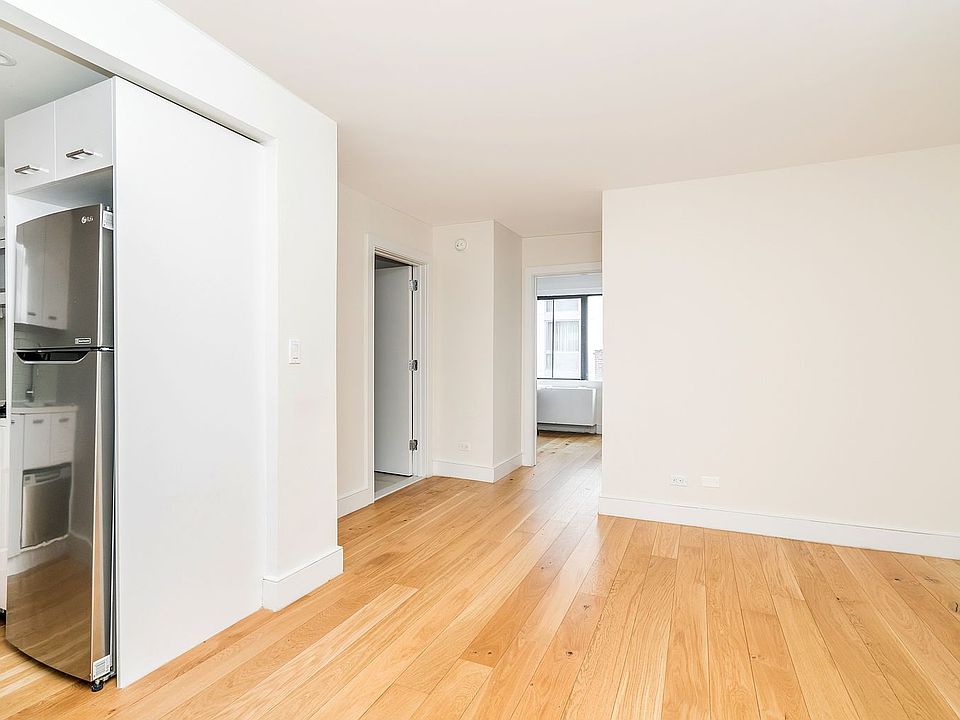 1st image of 230 E 44th St APT 5B
