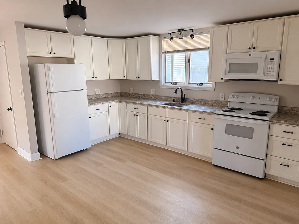 13 Swampscott Ave #1